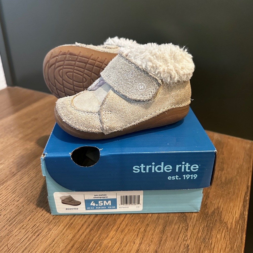Stride Rite SM Mateo - Size 4.5M Infant